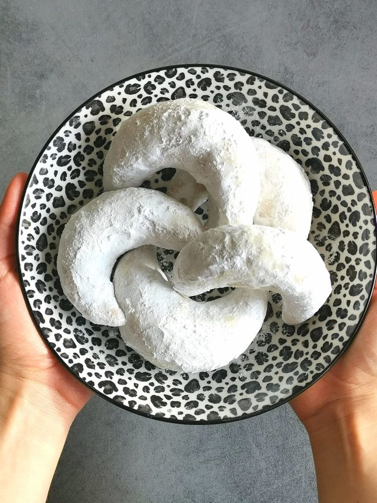 Cornes de Gazelle — Kaab el Ghzal — Pâtisserie Marocaine Artisanale